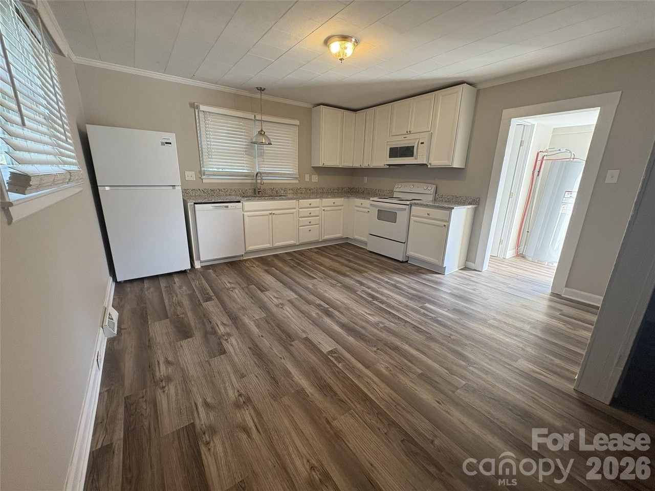 332 E Lowrance Ave - Photo 4 of 21