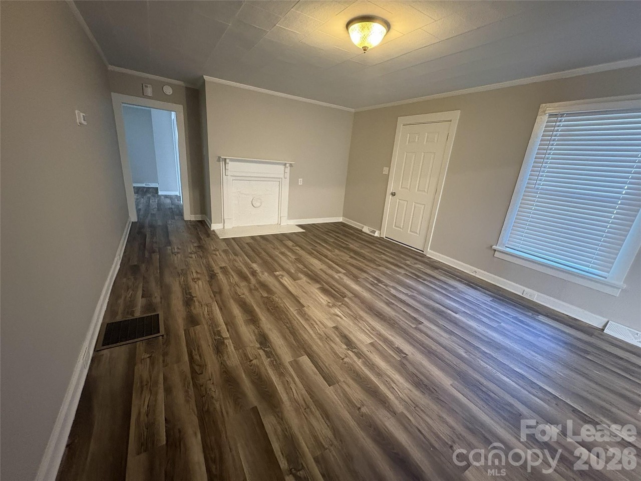 332 E Lowrance Ave - Photo 7 of 21