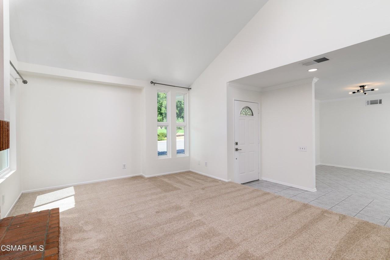 1941 Tamarack St - Photo 3 of 26