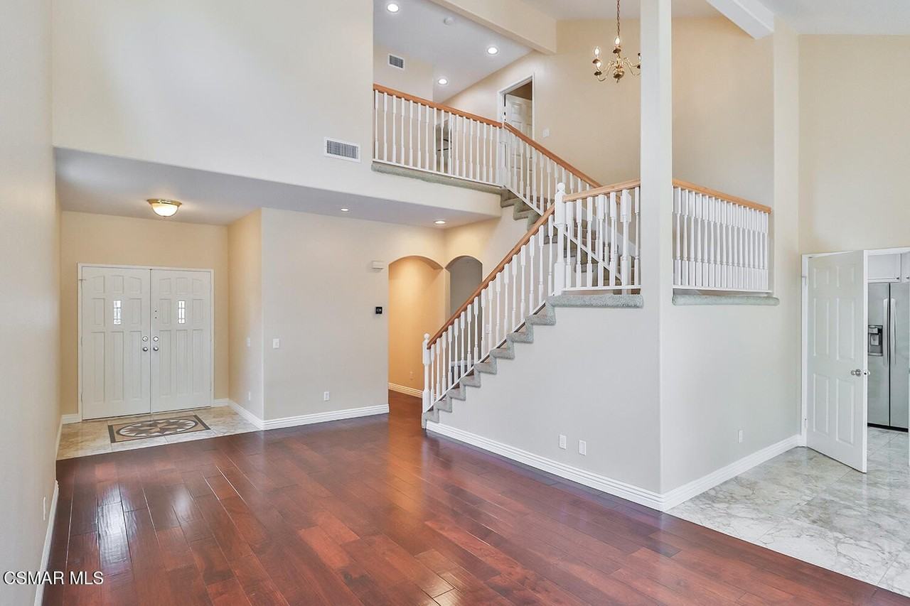1825 Golden Oak St - Photo 7 of 48