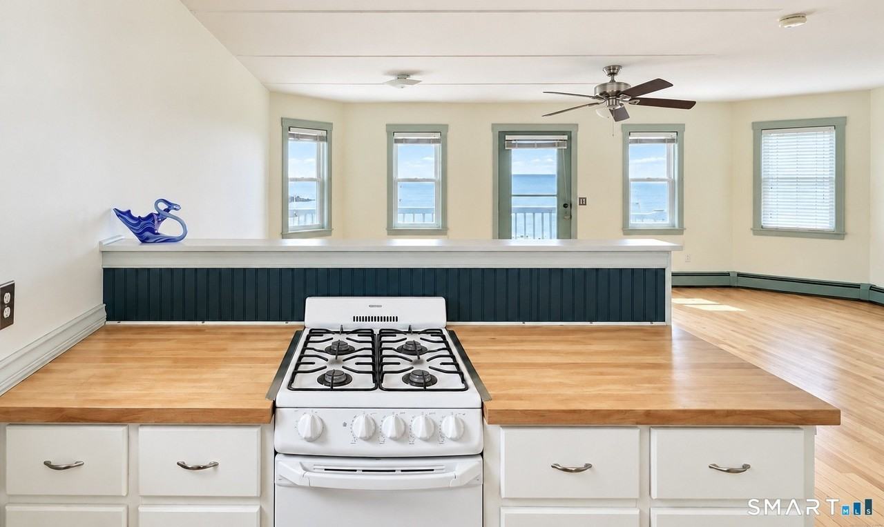 71 Hillside Ave - Photo 6 of 20