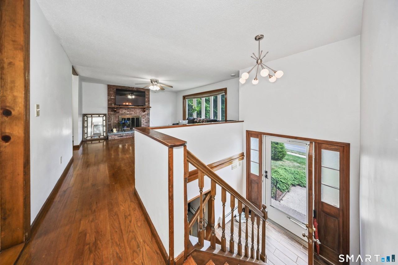 430 Shepard Ave - Photo 3 of 34