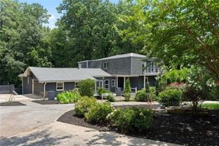 212 Kings Row Ne - Photo 1 of 1