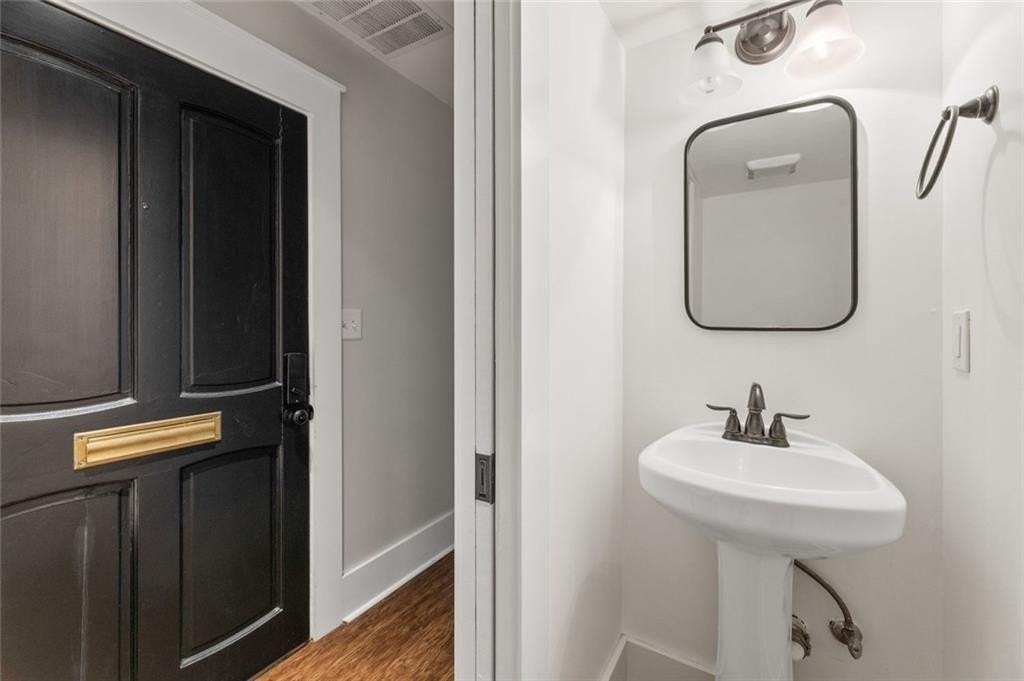 91 Verlaine Pl Nw - Photo 3 of 18
