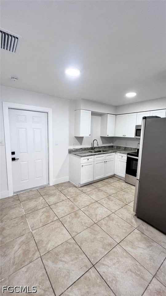 5534 7th Ave - Photo 4 of 16