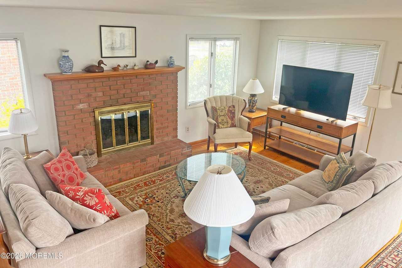 416 Salem Ave - Photo 3 of 24