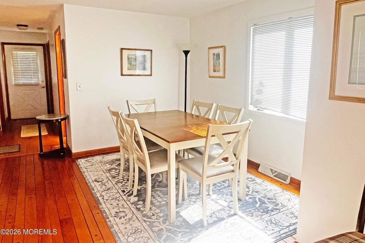 416 Salem Ave - Photo 4 of 24