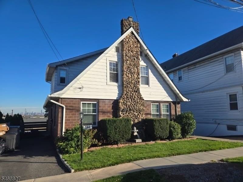 704 3rd St - Photo 2 of 17