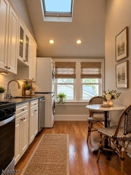 704 3rd St - Photo 5 of 17