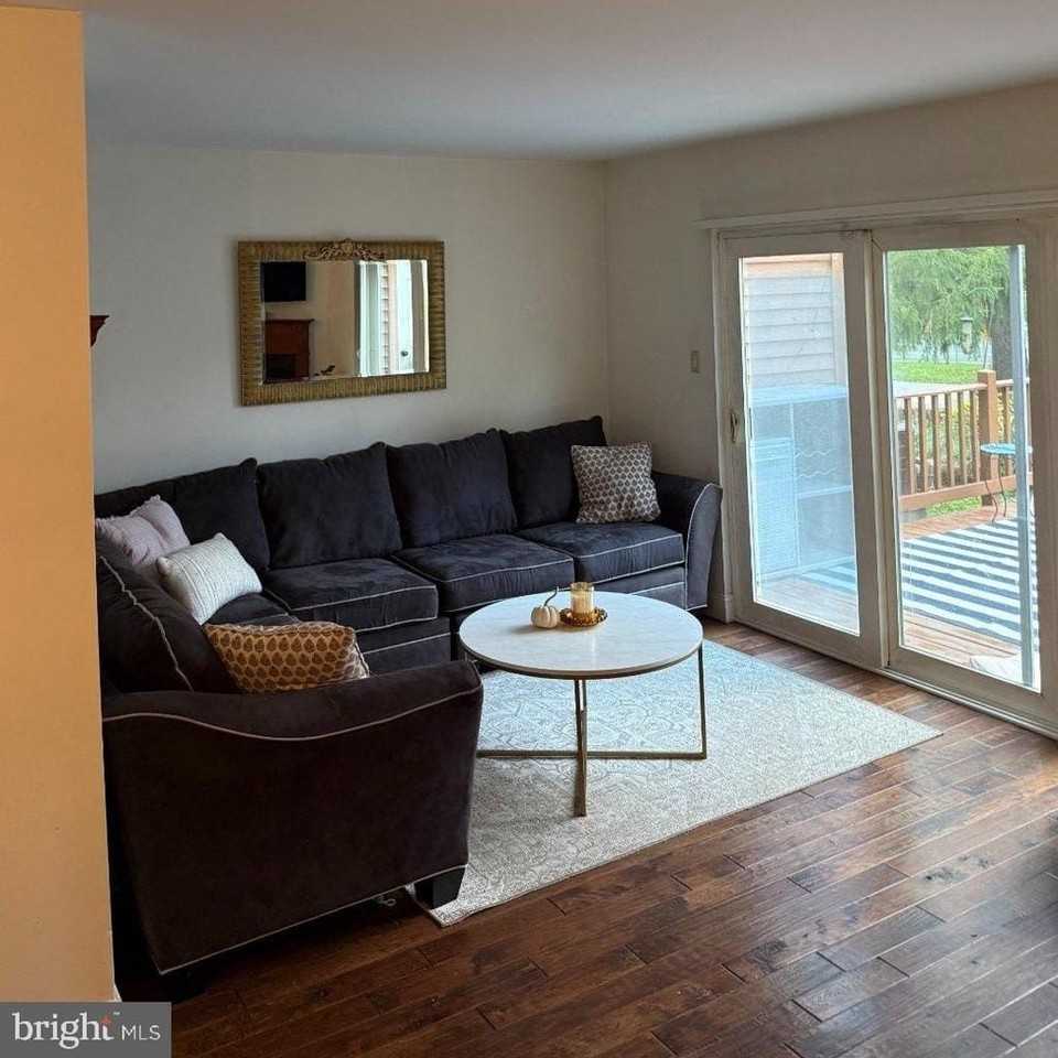 130 Juniper Ct - Photo 4 of 22