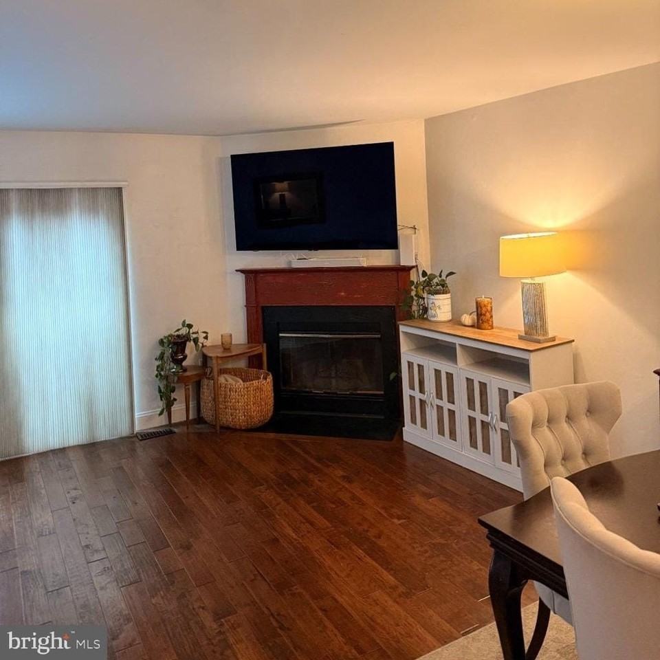 130 Juniper Ct - Photo 5 of 22
