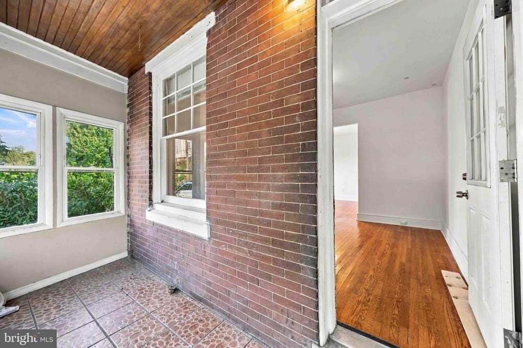 238 Osborn St - Photo 3 of 28