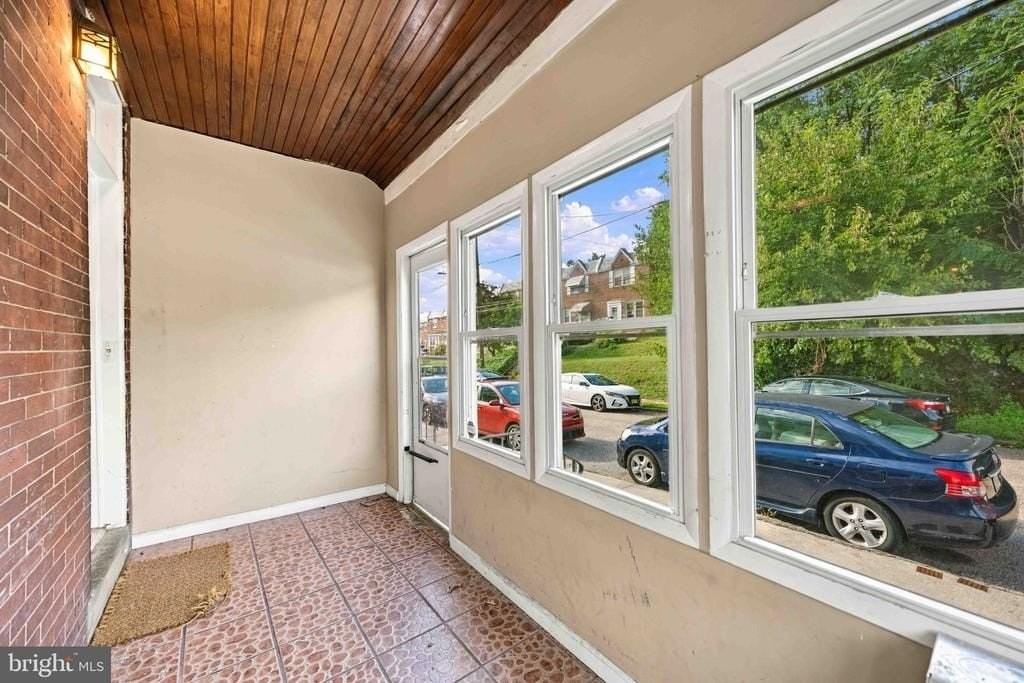 238 Osborn St - Photo 4 of 28