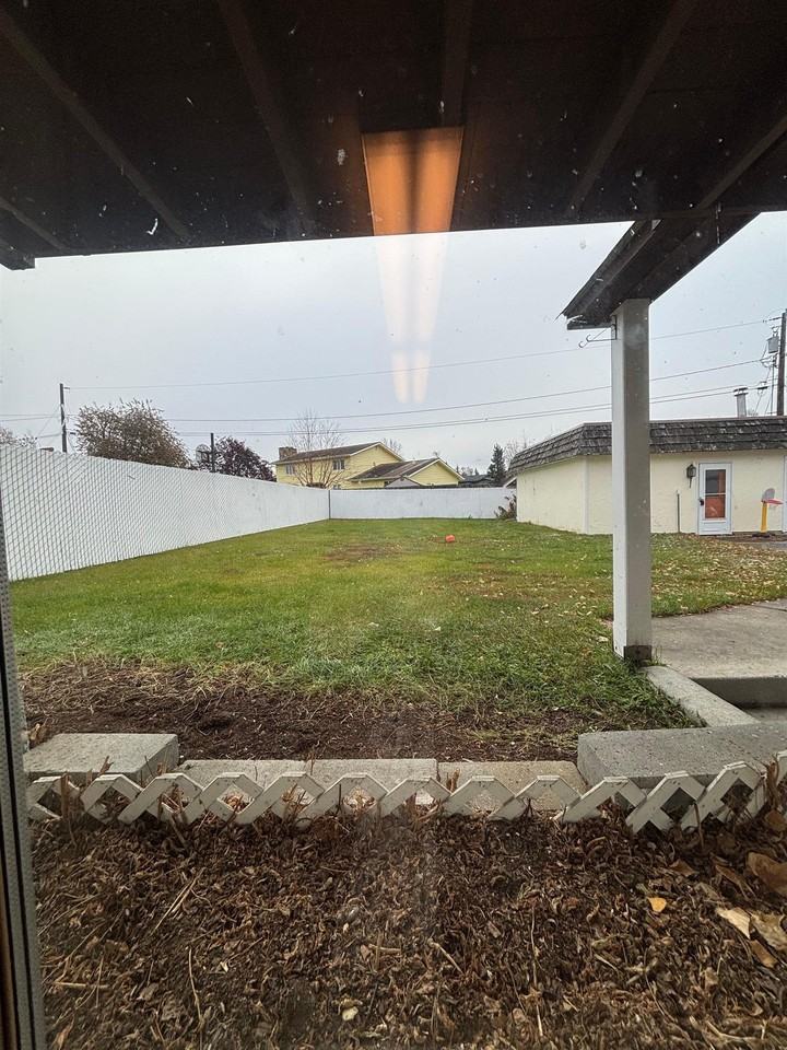 2591 Riverview Dr #B - Photo 2 of 12