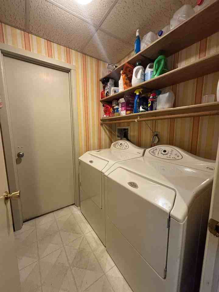 2591 Riverview Dr #B - Photo 3 of 12