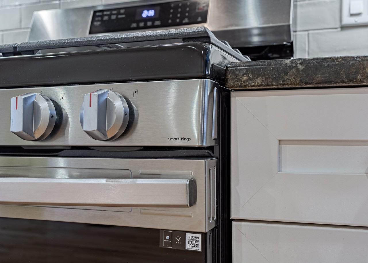 2100 Greenwood St #110 - Photo 5 of 13