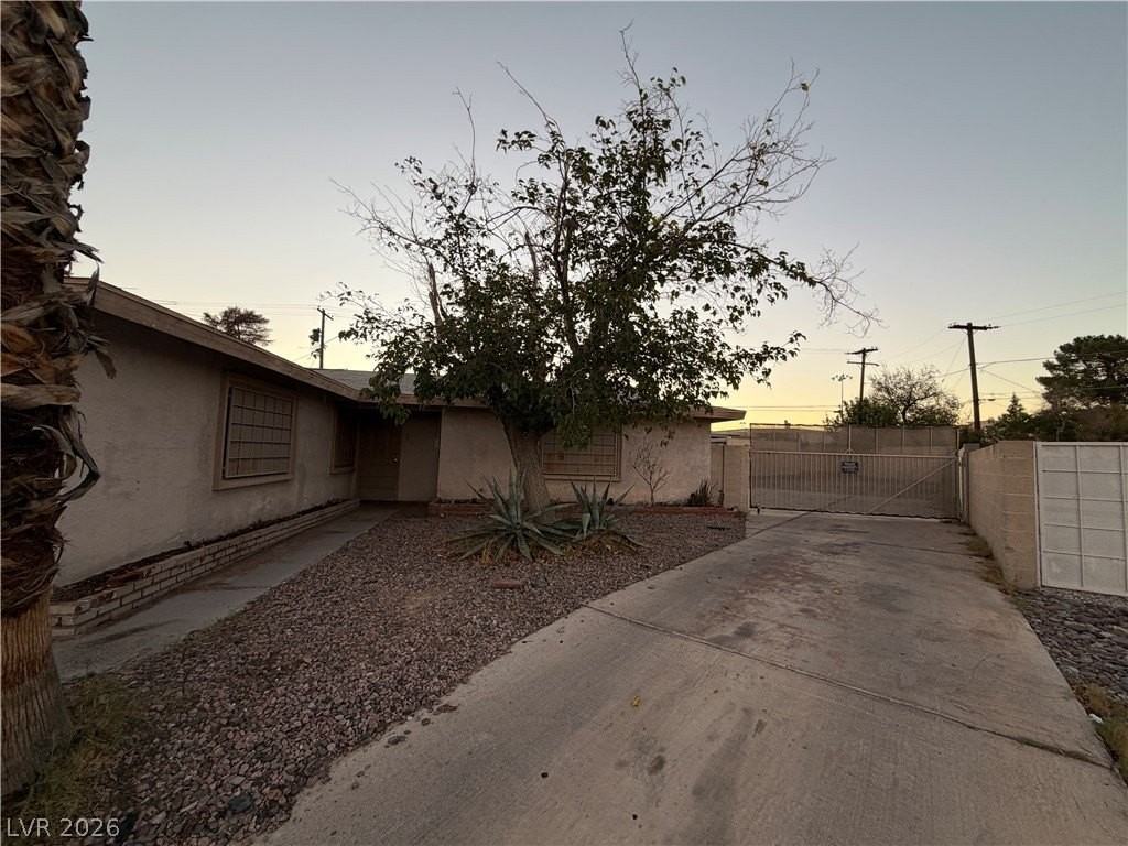 4712 Hansel Cir - Photo 2 of 26