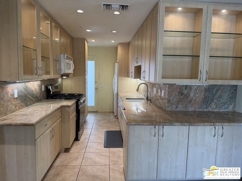 2950 E Escoba Dr #J - Photo 4 of 18
