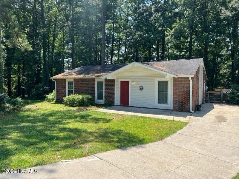 710 Terrace Ct - Photo 2 of 15