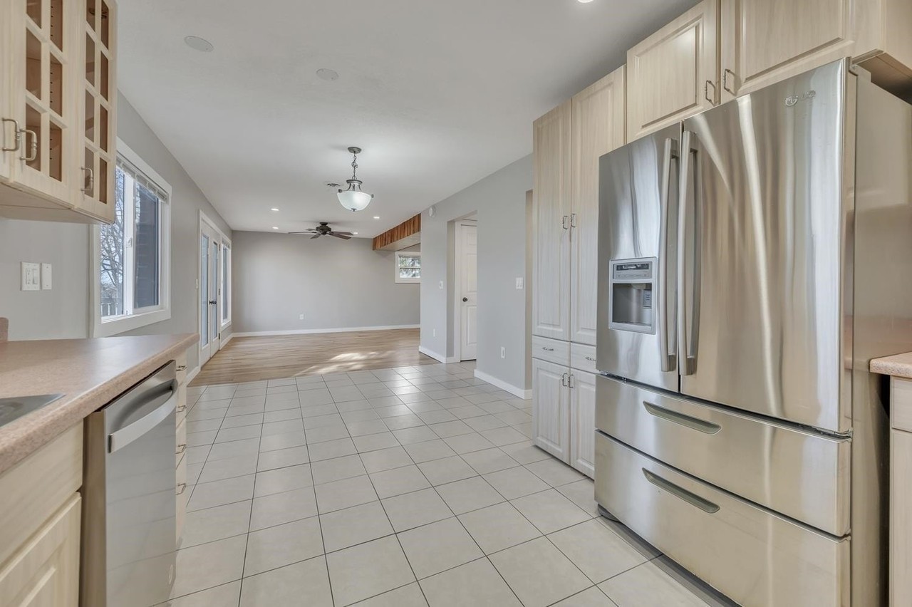 146 Rohr St - Photo 7 of 29