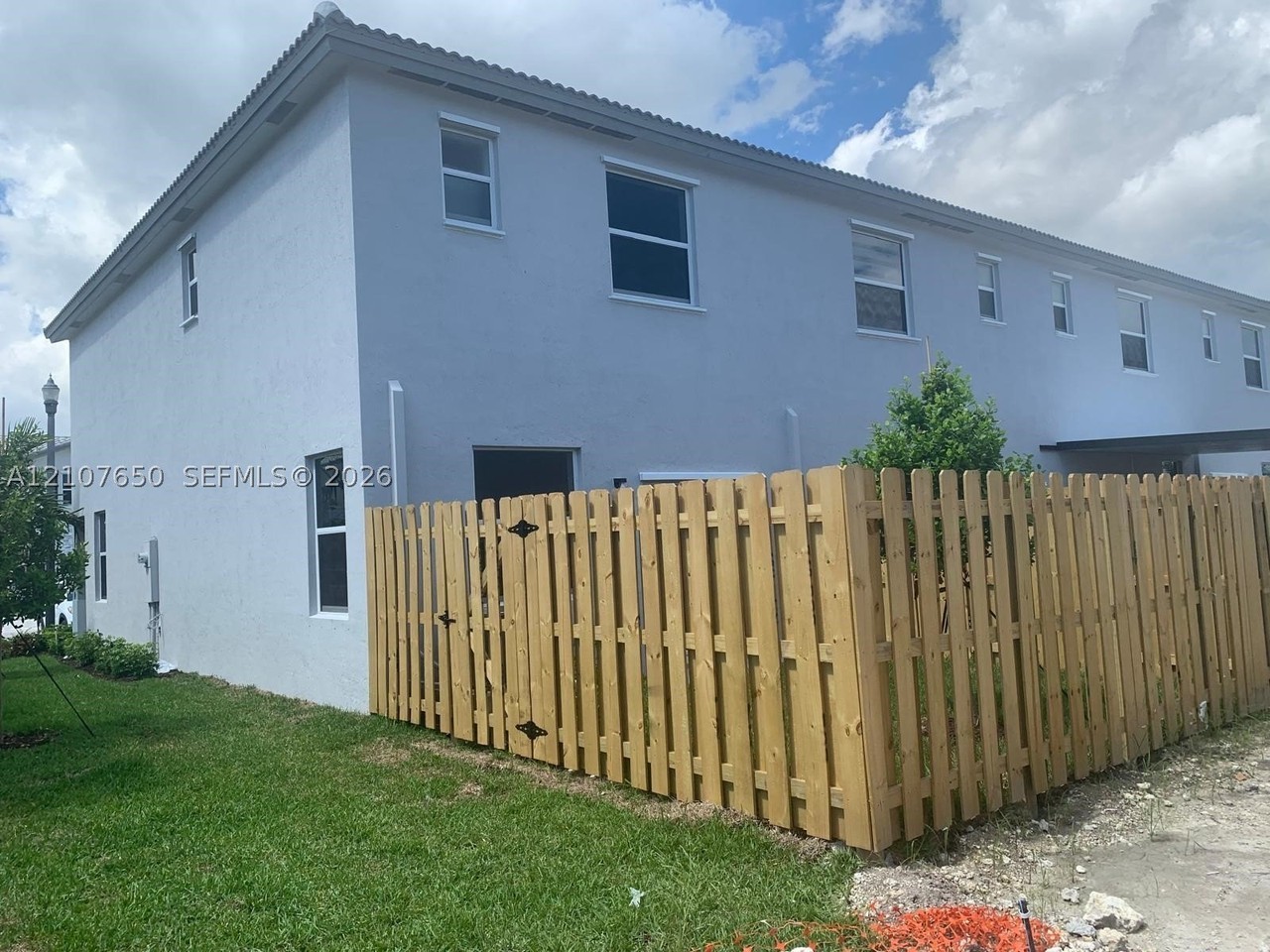 1787 Se 26th Ter - Photo 3 of 24