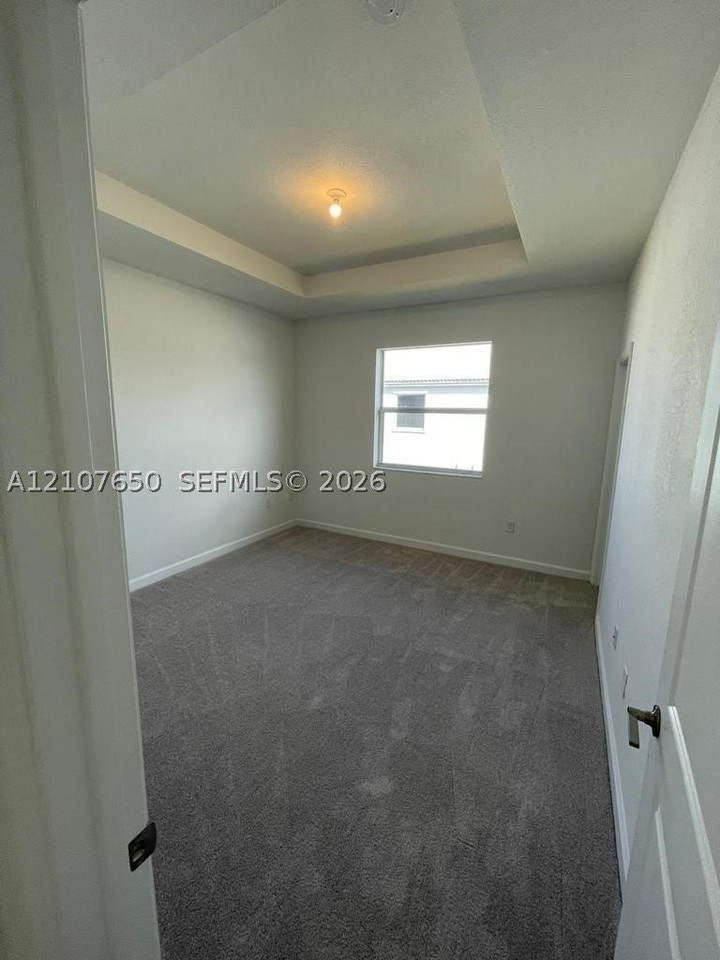 1787 Se 26th Ter - Photo 6 of 24