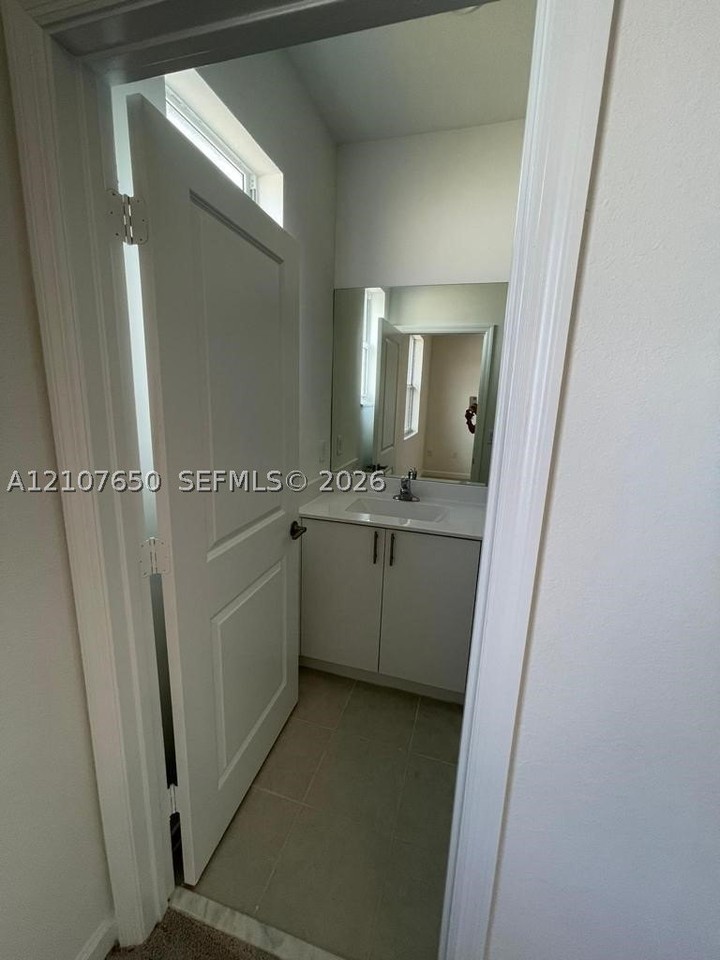 1787 Se 26th Ter - Photo 7 of 24