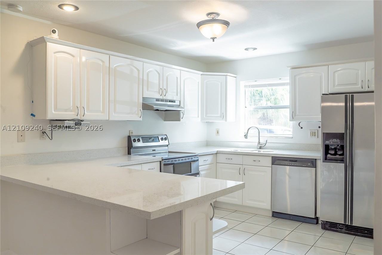 21115 Sw 125th Court Rd - Photo 3 of 26