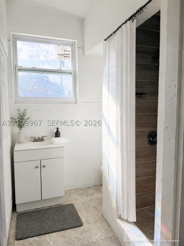 10800 Nw 22nd Ct #SIDE - Photo 5 of 7