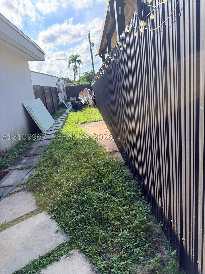 10800 Nw 22nd Ct #SIDE - Photo 7 of 7