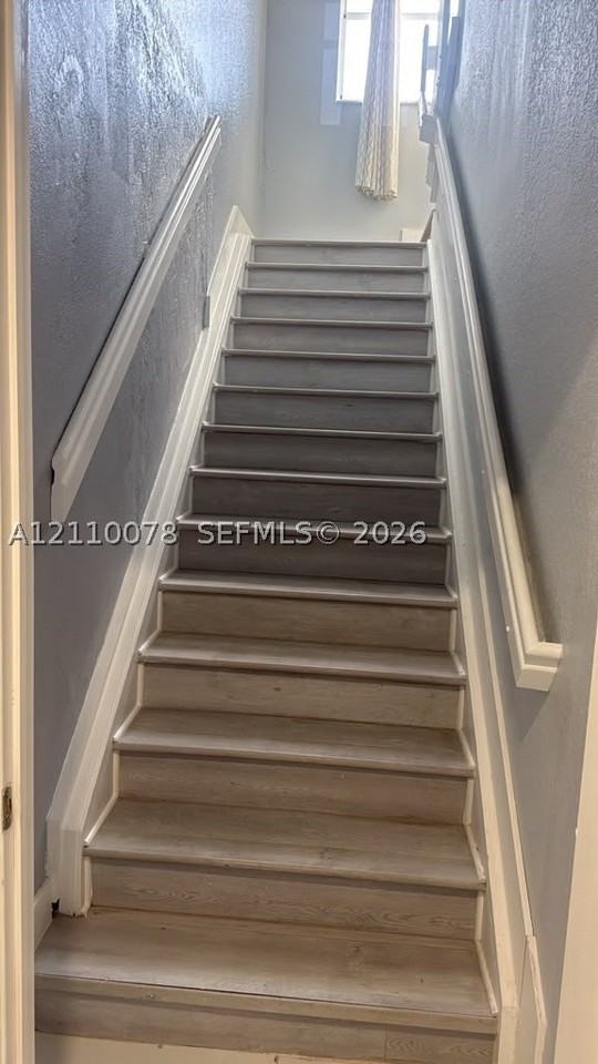 3964 Ne 13th Dr #B - Photo 2 of 13