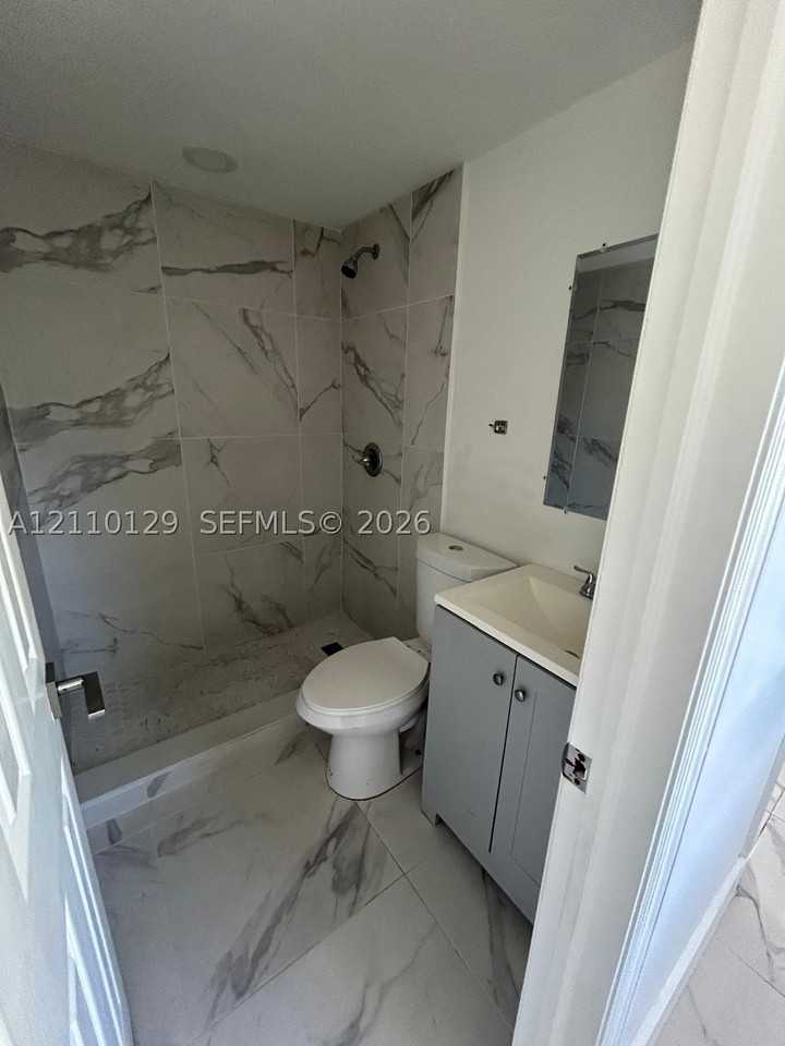 360 Ne 174th St #1 - Photo 3 of 10