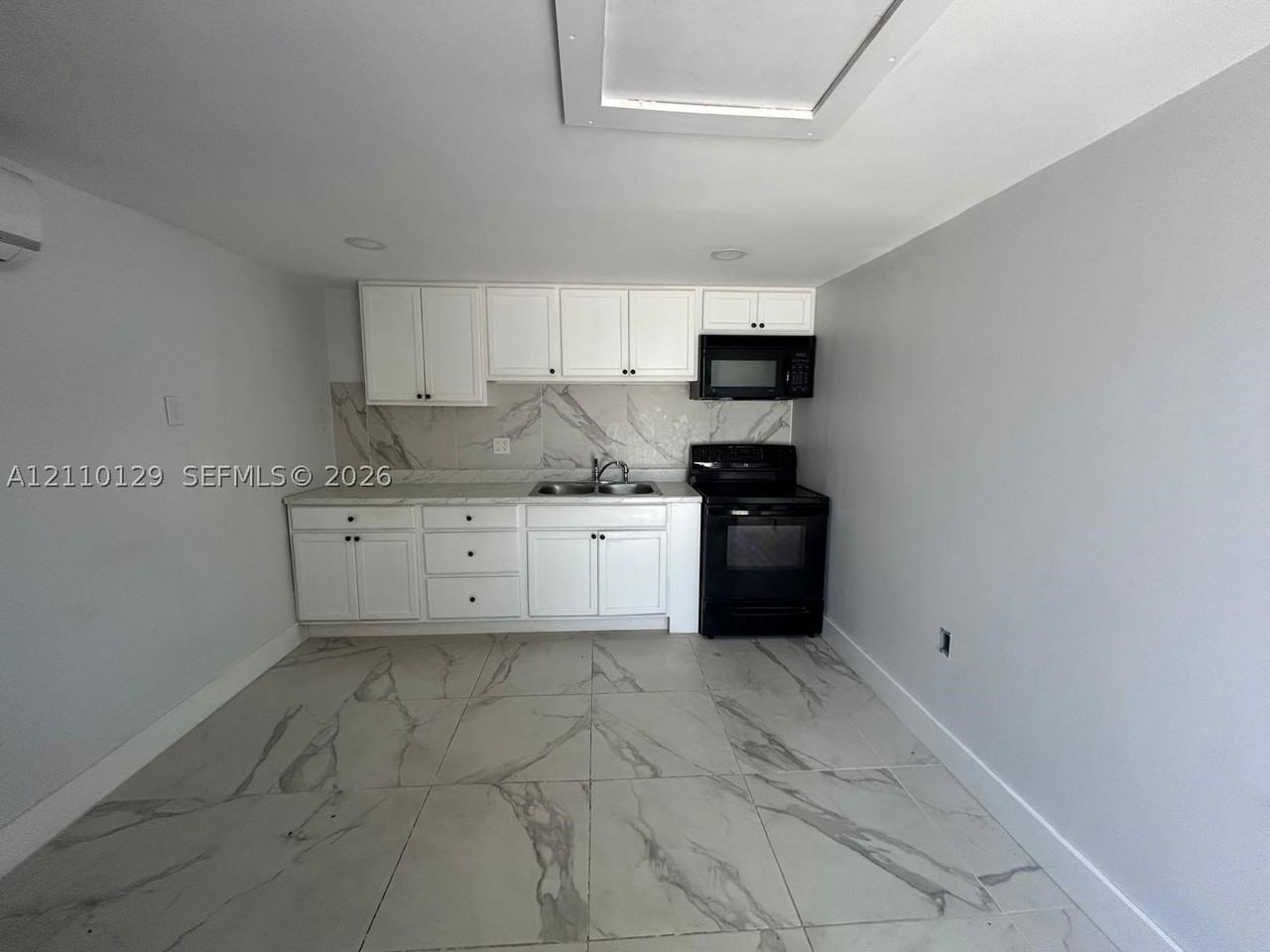 360 Ne 174th St #1 - Photo 6 of 10