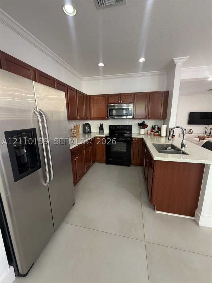 11257 Nw 87th Ter #11257 - Photo 3 of 30