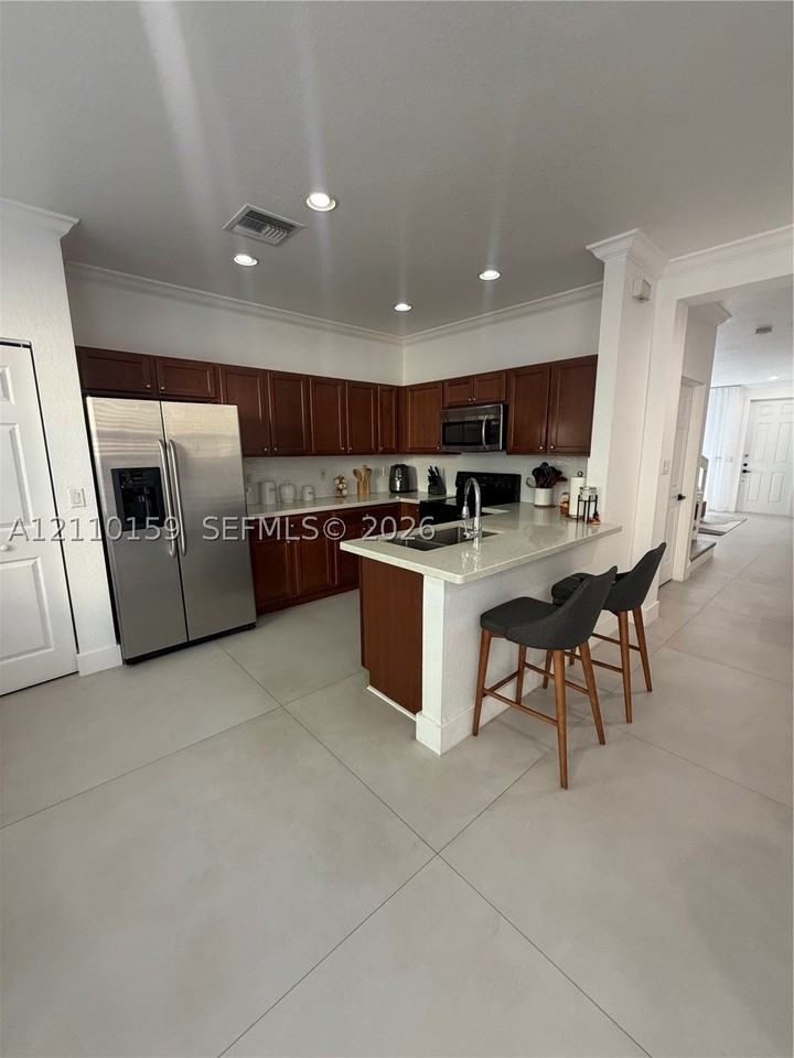 11257 Nw 87th Ter #11257 - Photo 4 of 30