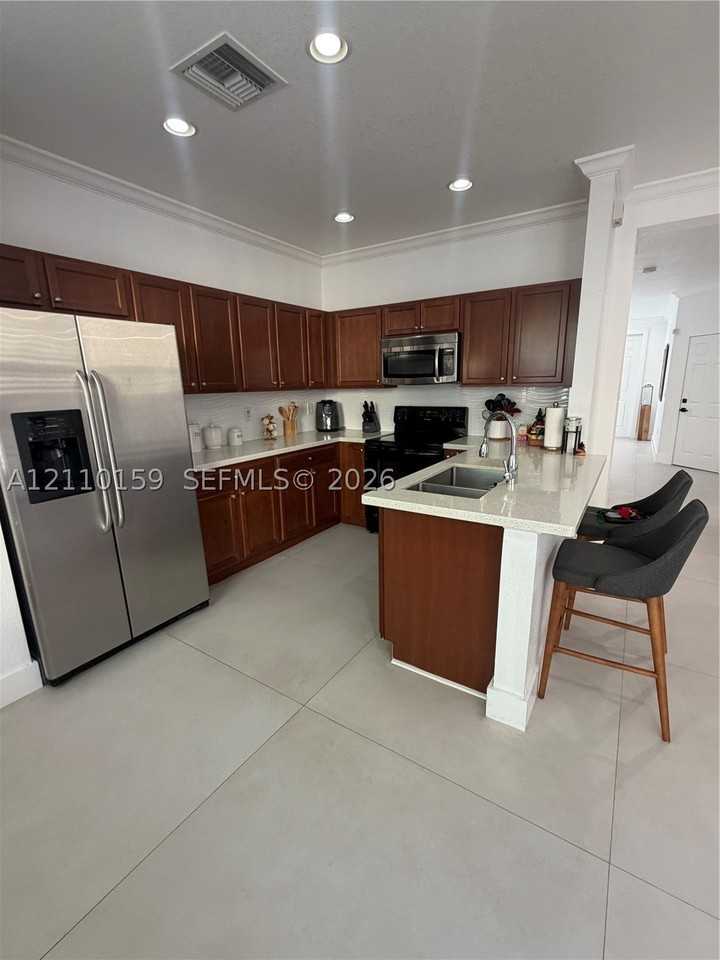 11257 Nw 87th Ter #11257 - Photo 6 of 30