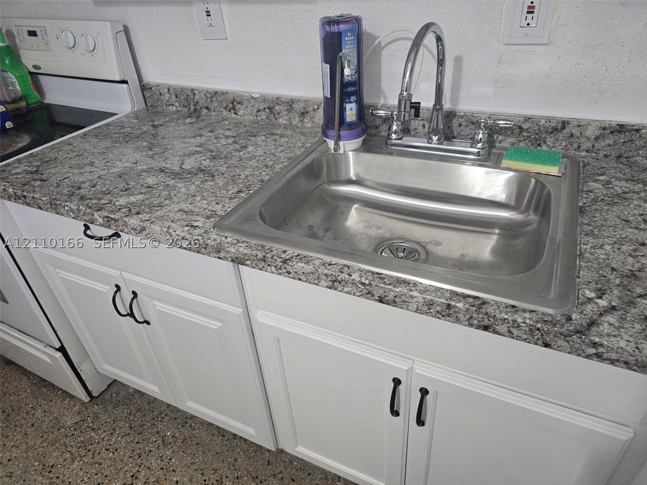 240 Sw 11th Ave #2 - Photo 7 of 8