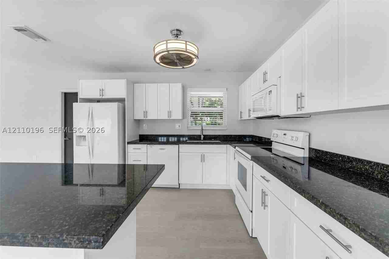 4400 Sw 89th Ave #4400 - Photo 7 of 39