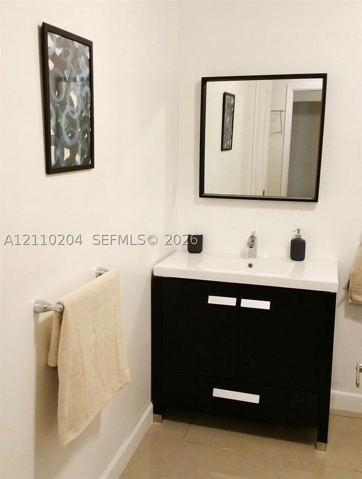 3260 Nw 14th Pl #3260 - Photo 4 of 4