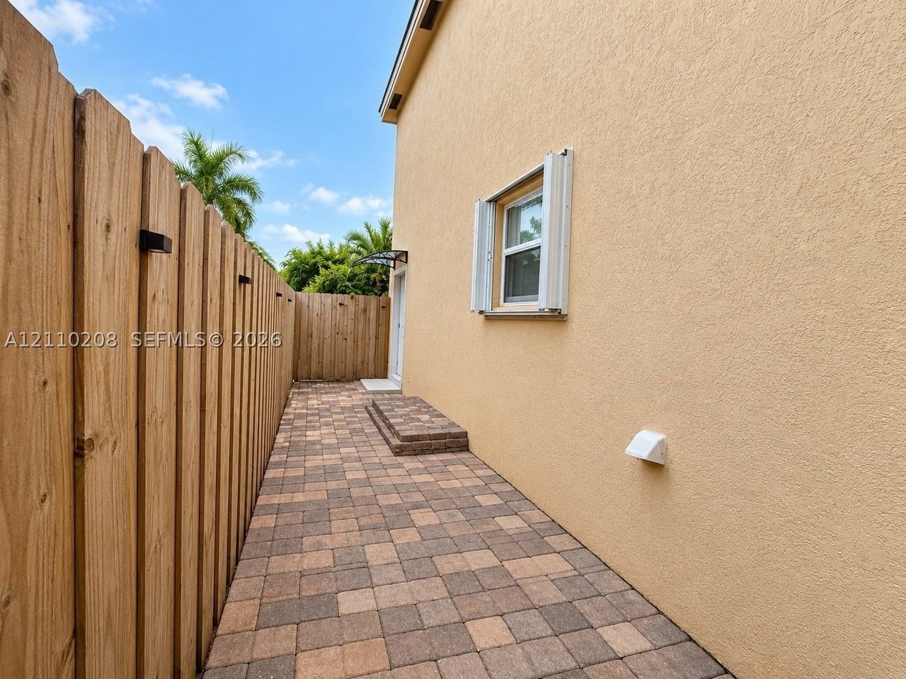 657 Se 30th Ter #A - Photo 4 of 22
