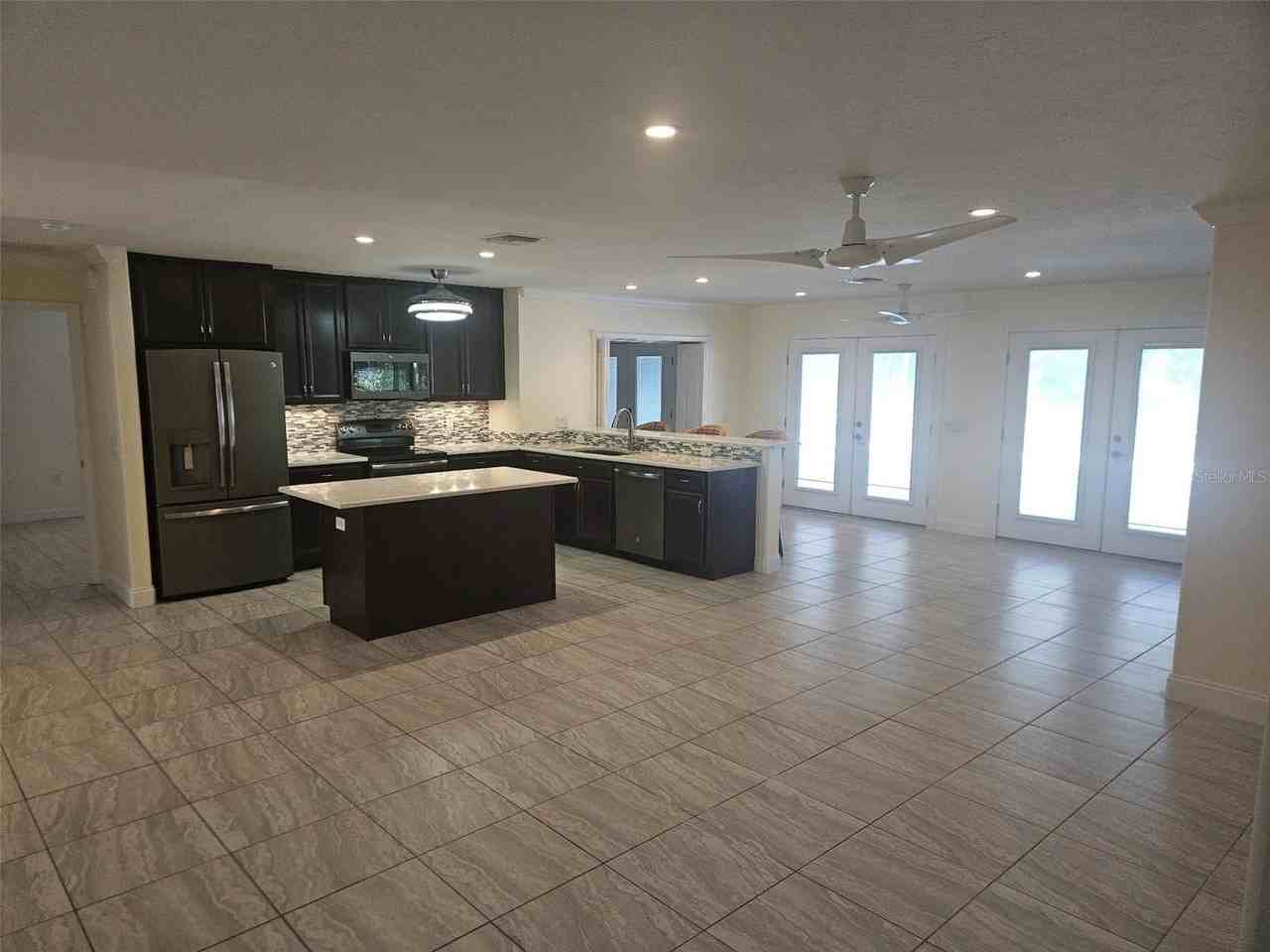 1726 Fossil Dr - Photo 4 of 37