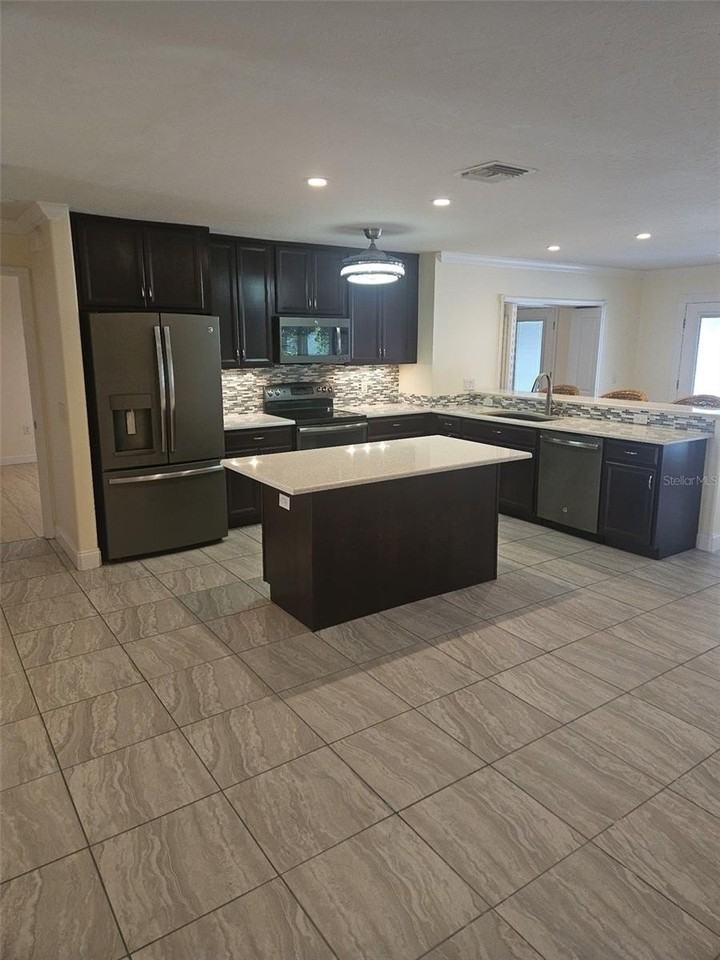 1726 Fossil Dr - Photo 5 of 37