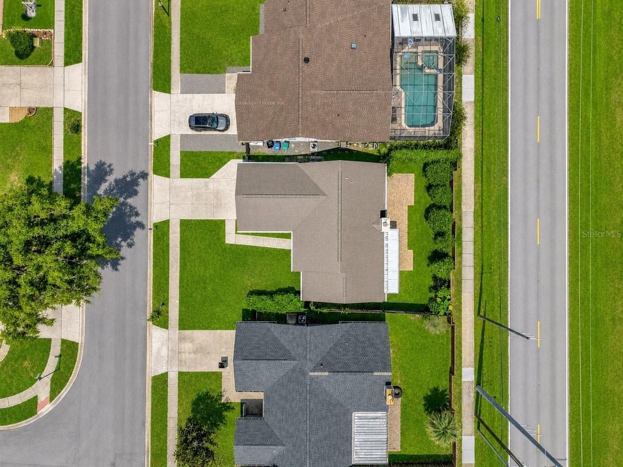 10135 Chesham Dr - Photo 2 of 33