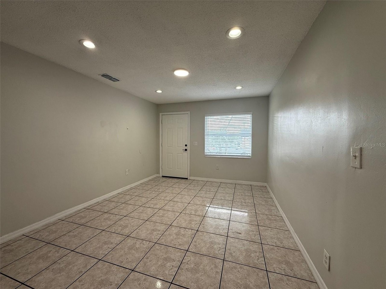 3227 Wallington Dr - Photo 3 of 25
