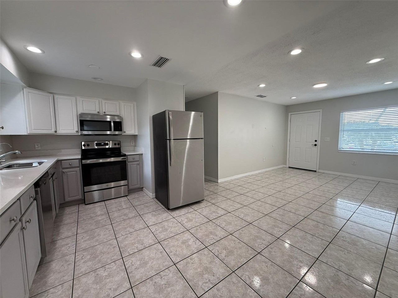 3227 Wallington Dr - Photo 5 of 25