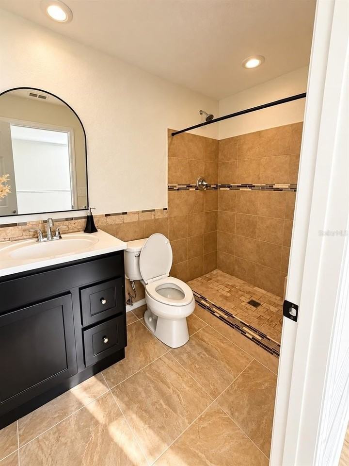 7295 Edinburgh Way - Photo 3 of 19