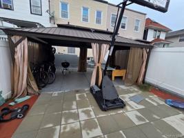 featured image of 10216 Park Ln S #1