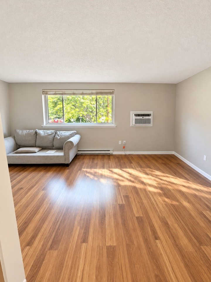69 Nicholas Rd #F - Photo 3 of 9