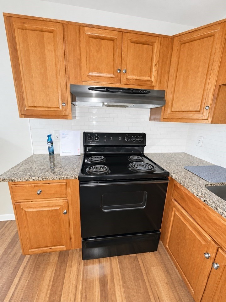 69 Nicholas Rd #F - Photo 4 of 9
