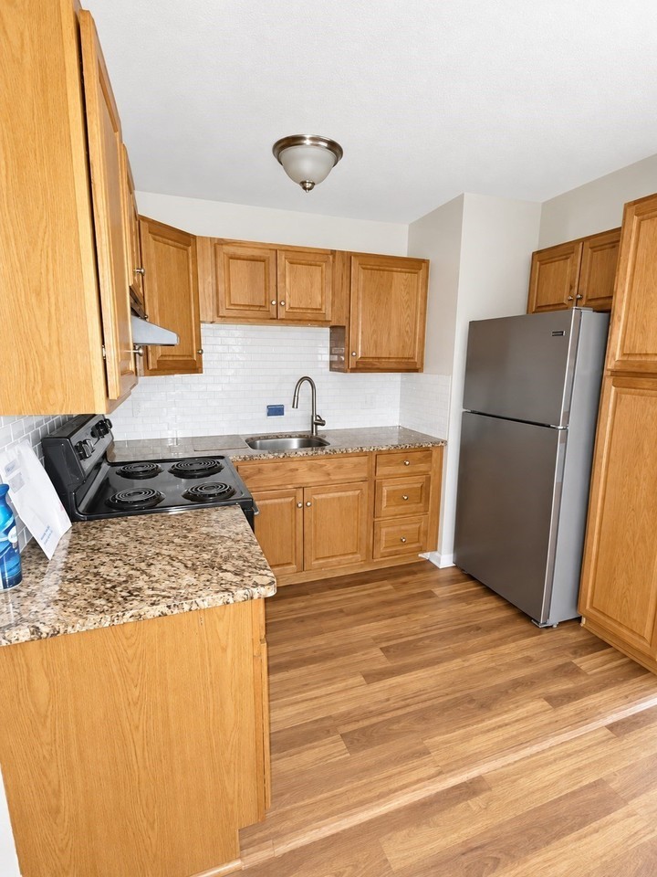 69 Nicholas Rd #F - Photo 5 of 9